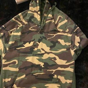 Oversized camouflage hoodie - XL